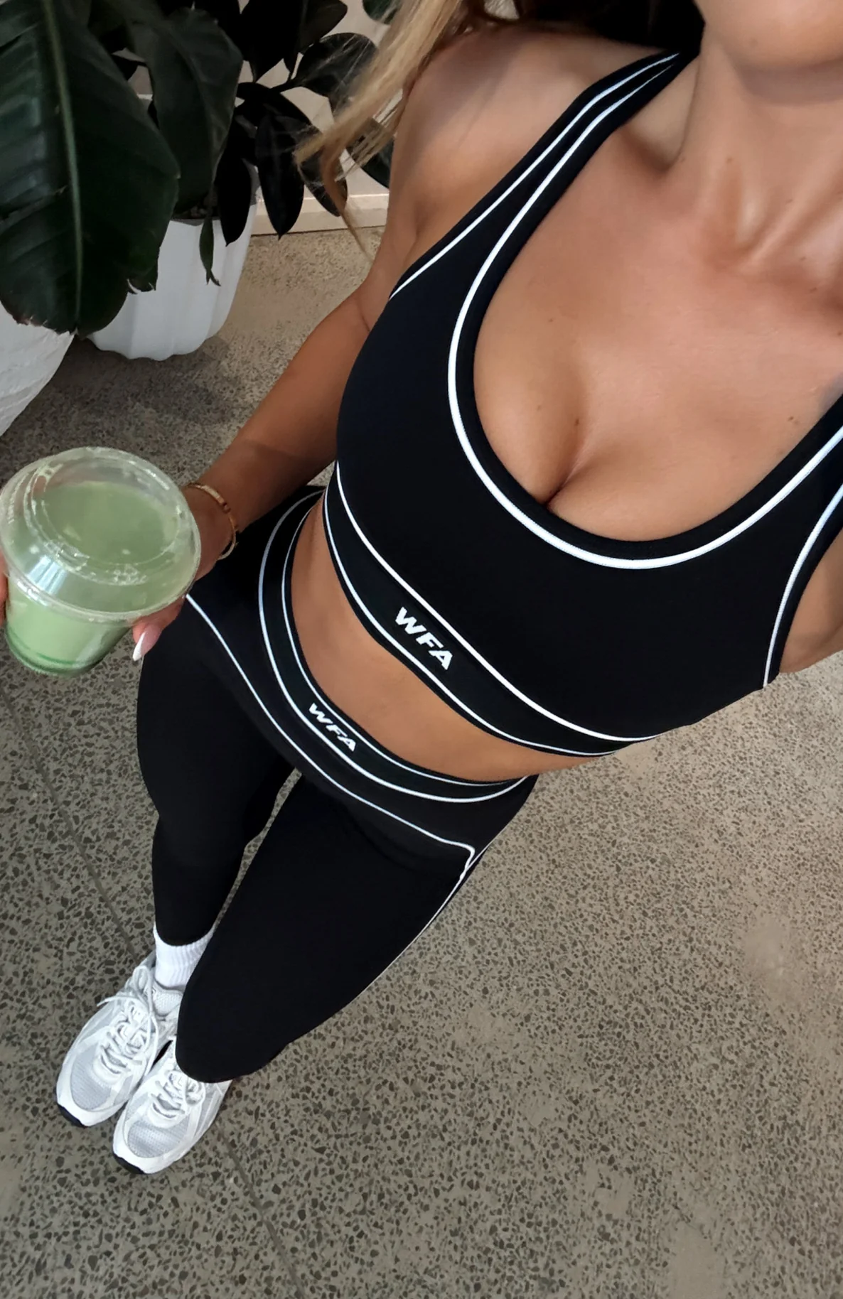 Regimen Sports Bra Black/White